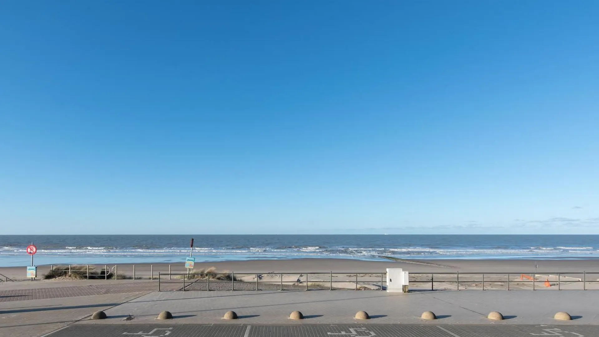 Met De Voeten In De Zee Middelkerke Apartment